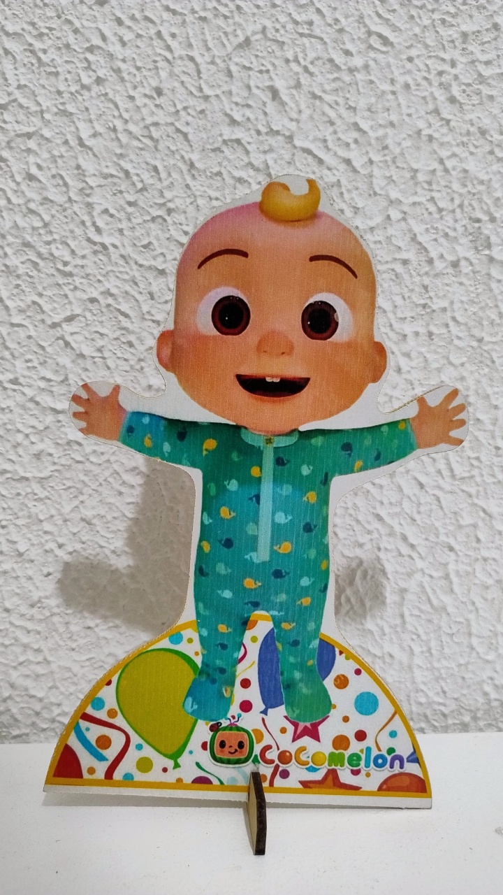 Display de Mesa Cocomelon - Neide Locações pegue e Monte 