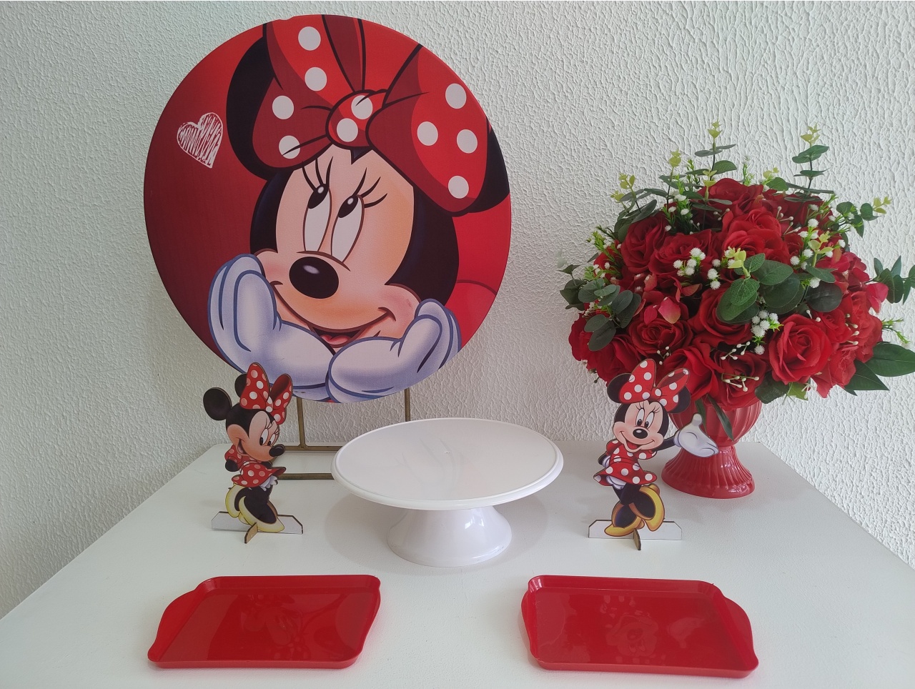Mini Kit - Festa Na Mesa - Minnie Vermelha 3 - Neide Locações pegue e Monte 