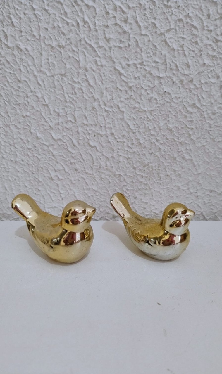 Par de Passarinhos de Porcelana Cerâmica Dourado - Neide Locações pegue e Monte 