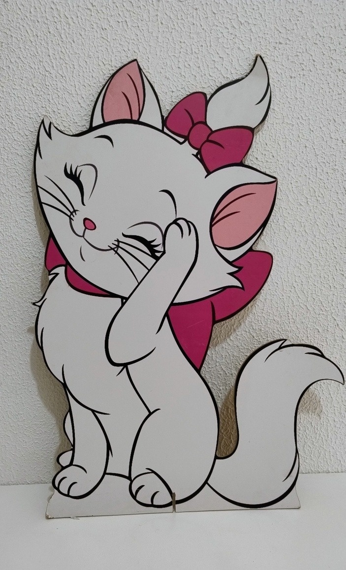 Display de Chão E de Mesa Gatinha Marie  - Neide Locações pegue e Monte 