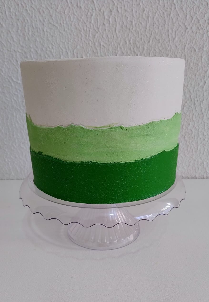 Bolo Cenográfico Buttercream Tons Verdes - Neide Locações pegue e Monte 