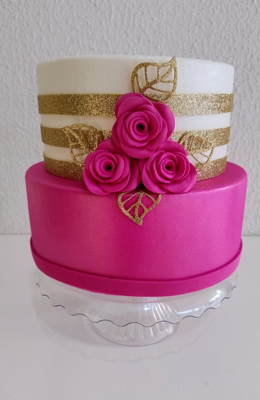 Bolo Cenográfico Floral Pink - Neide Locações pegue e Monte 