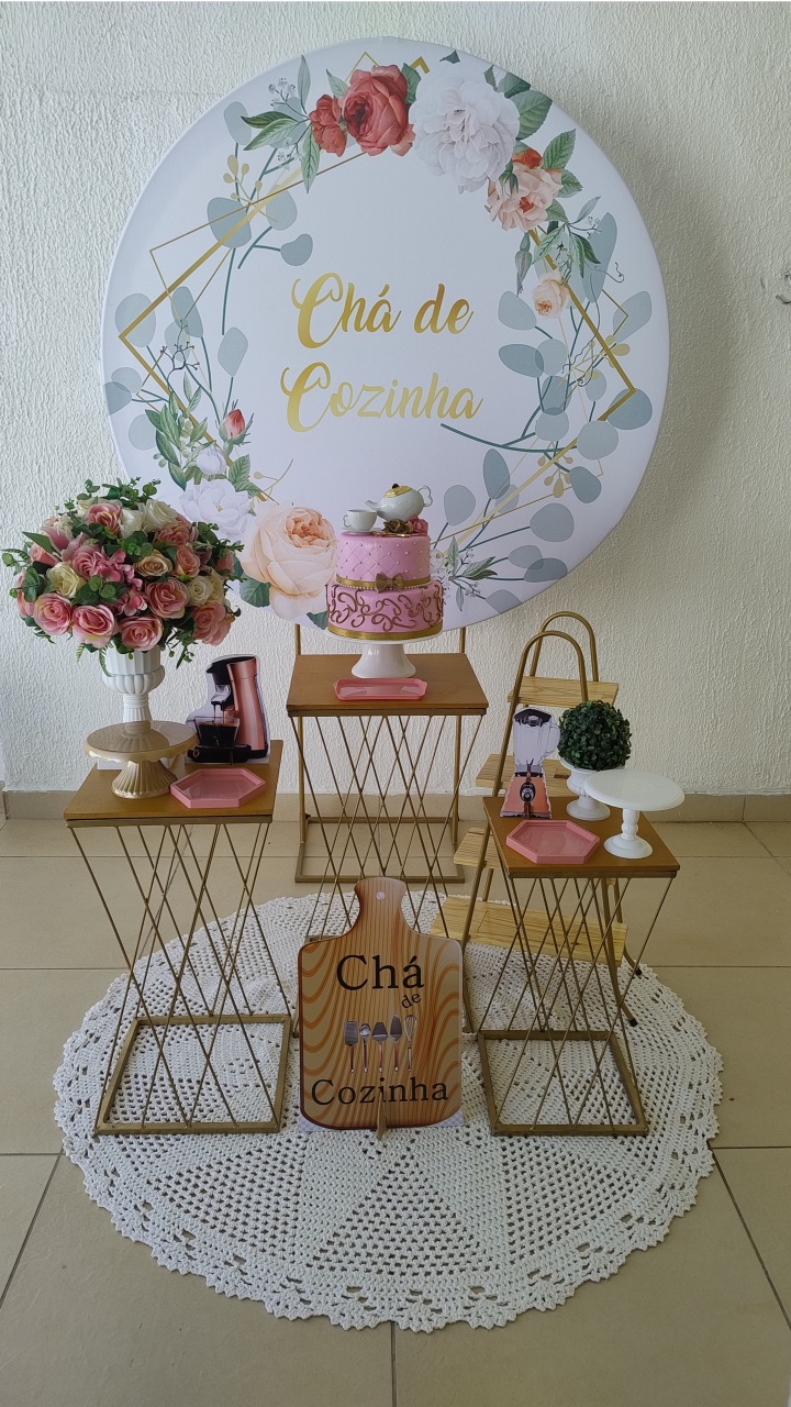 Kit Pegue E Monte Chá de Cozinha Com Escadinha Para Lembrancinhas, Display E Trio de Mesa Metálica Trançada Dourada - Neide Locações pegue e Monte 