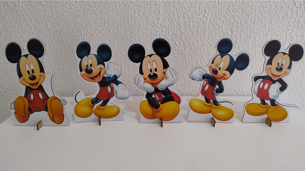 Display de Mesa Mickey Clássico 2 - Neide Locações pegue e Monte 