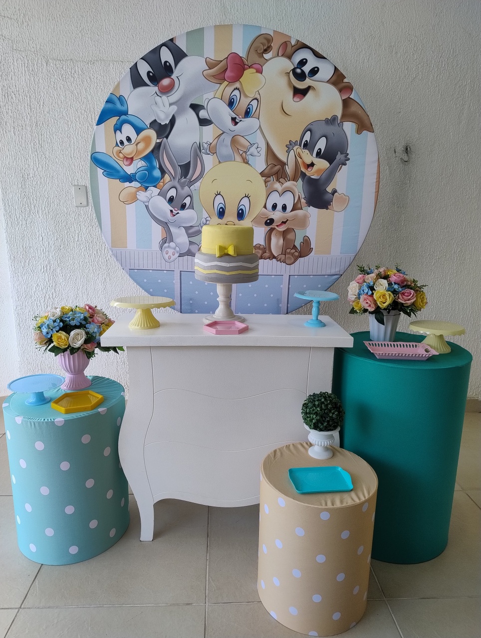 Kit Pegue E Monte Chá de Bebê Looney Tunes - Premium - Neide Locações pegue e Monte 