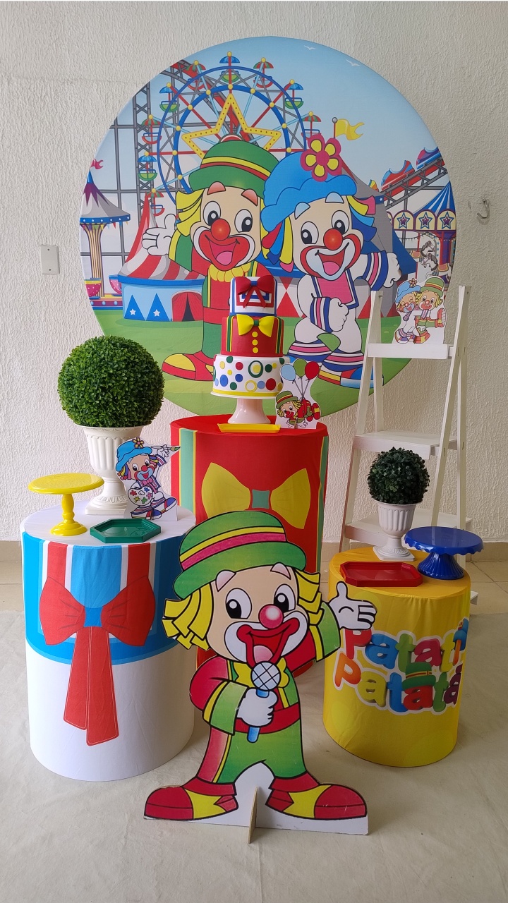 Kit Pegue E Monte Com Escadinha E Displays Patati Patatá - Clássico - Neide Locações pegue e Monte 