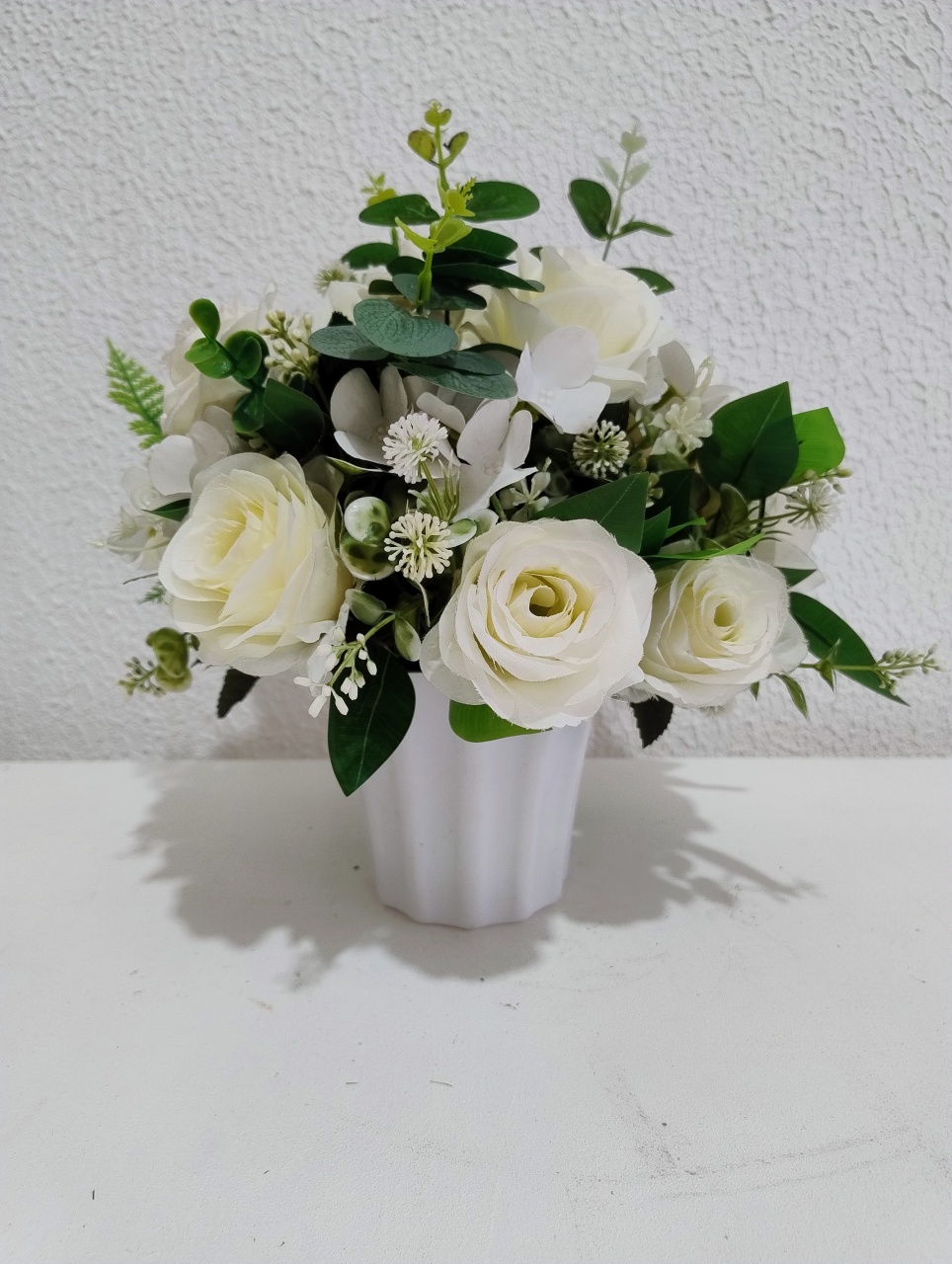 Centro de Mesa Com Flores Permanentes Brancas E Creme - Neide Locações pegue e Monte 