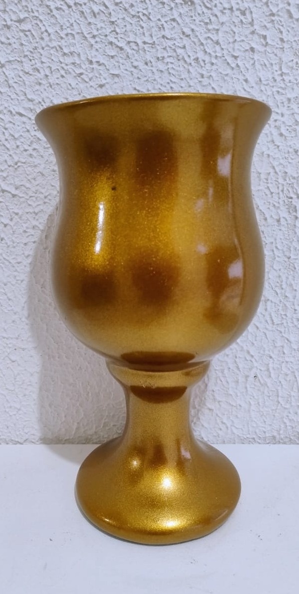 Vaso Médio Porcelana Cerâmica Dourado - Neide Locações pegue e Monte 