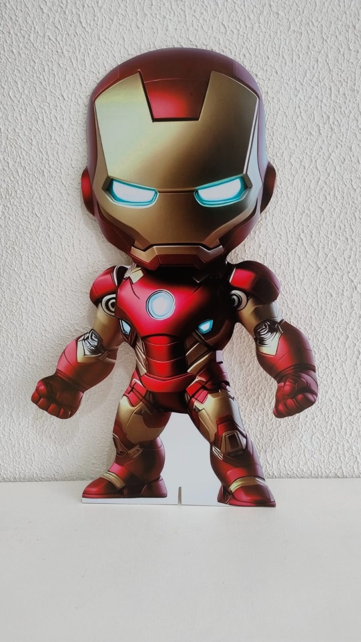 Displays de Chão E de Mesa Homem de Ferro Cute / Baby - Neide Locações pegue e Monte 