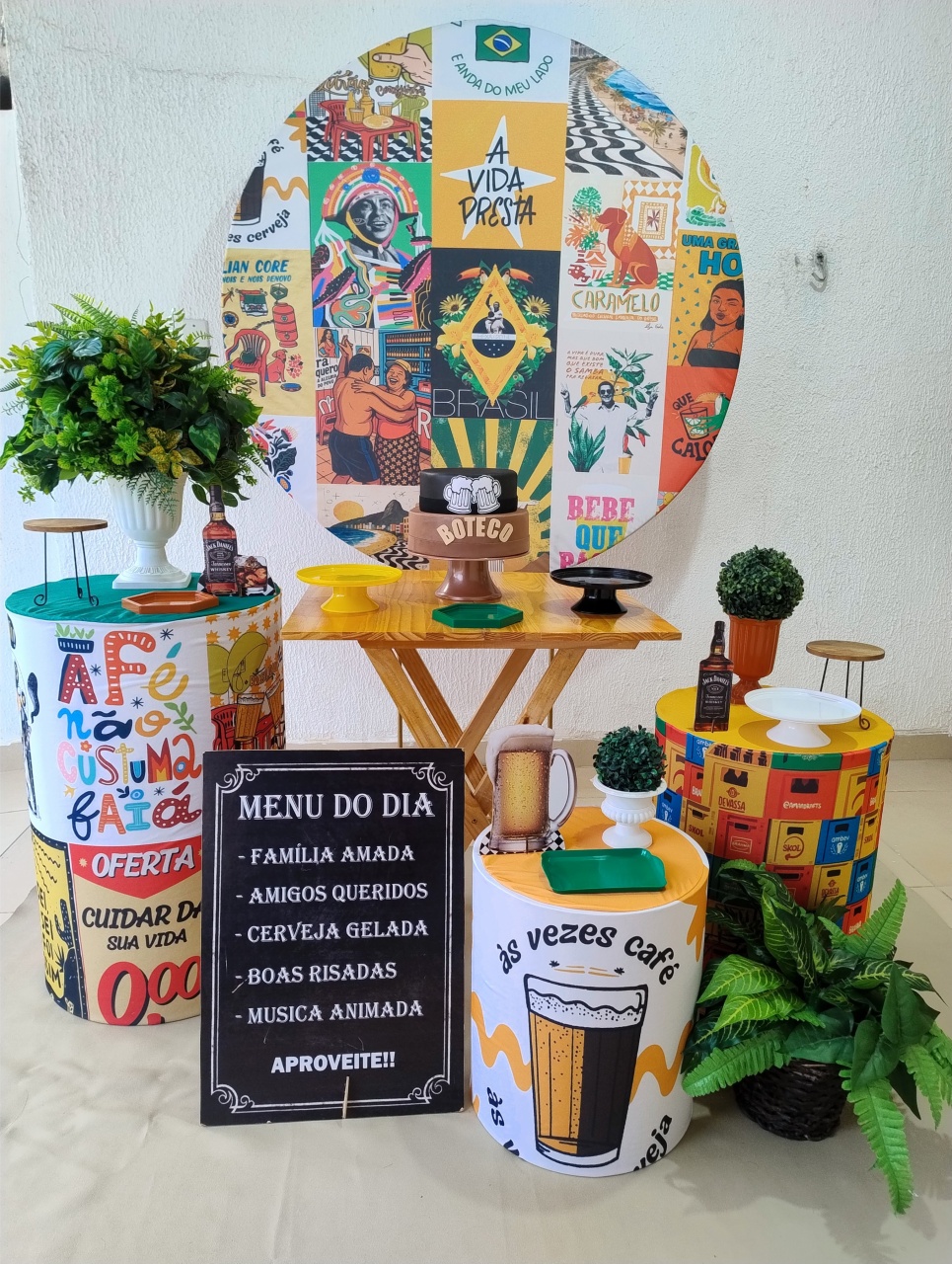 Kit Pegue E Monte Brasilidade Com Display de Chão - Premium - Neide Locações pegue e Monte 