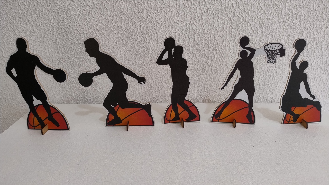 Display de Mesa Jogadores de Basquete - Neide Locações pegue e Monte 