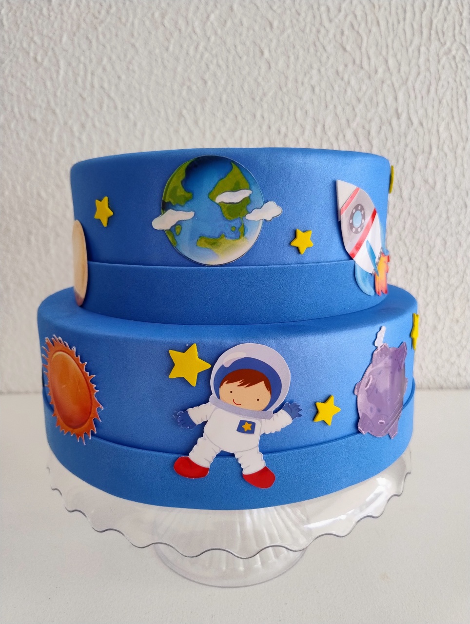 Bolo Cenográfico Astronauta - Neide Locações pegue e Monte 