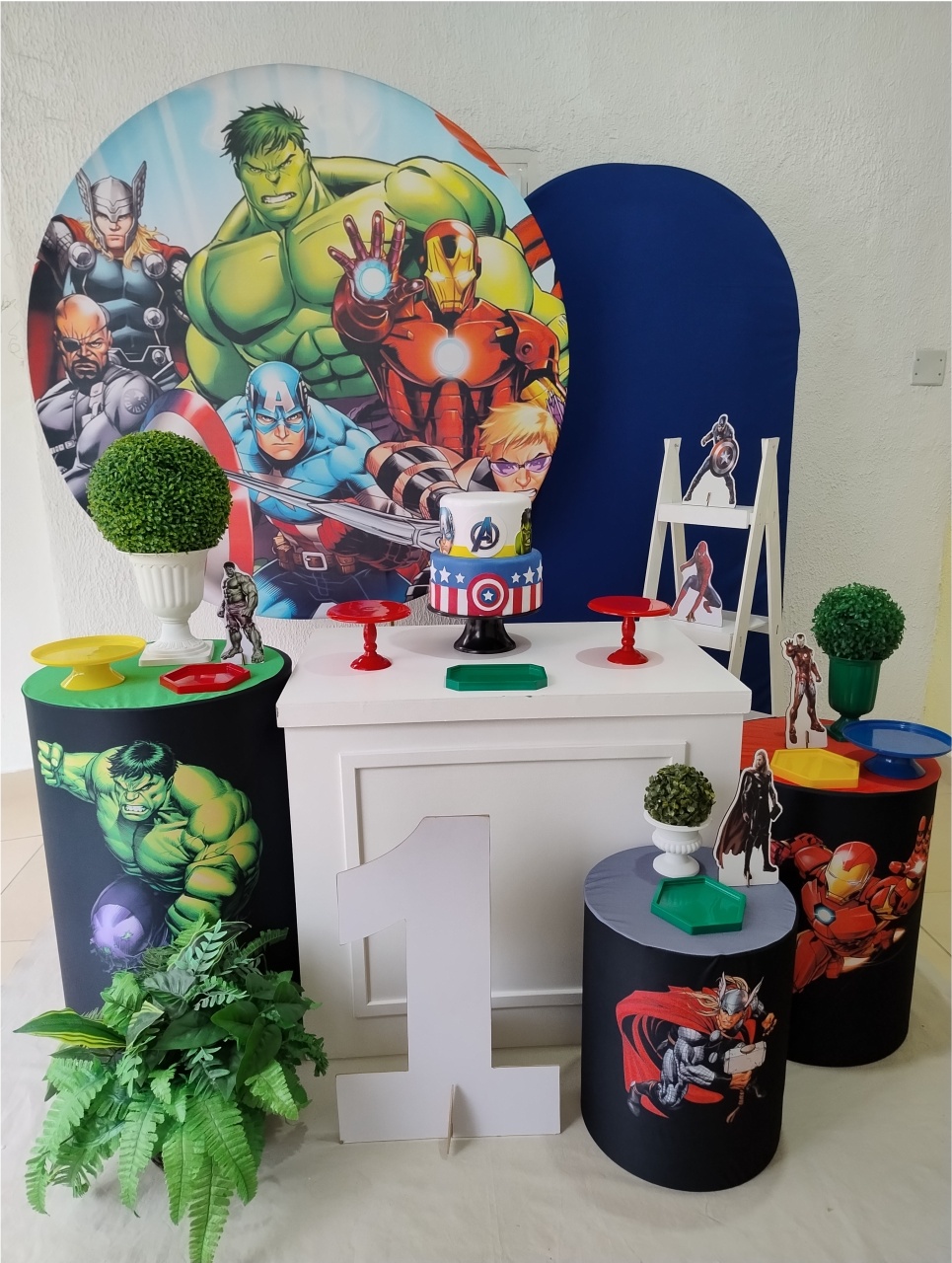 Kit Pegue E Monte Com Número 1 de Chão Os Vingadores - Luxo - Neide Locações pegue e Monte 