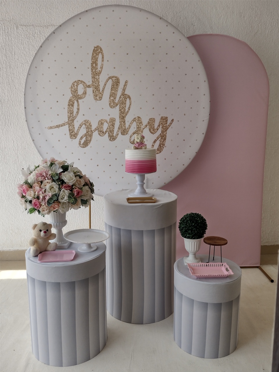 Kit Pegue E Monte Chá de Bebê Menina Oh Baby Rosa Com Painel Romano - Clássico - Neide Locações pegue e Monte 