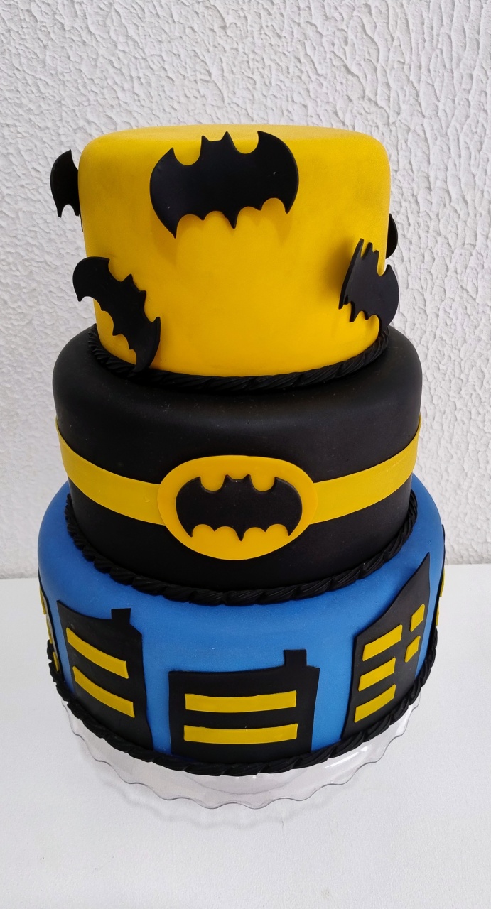 Bolo Cenográfico Batman - Neide Locações pegue e Monte 