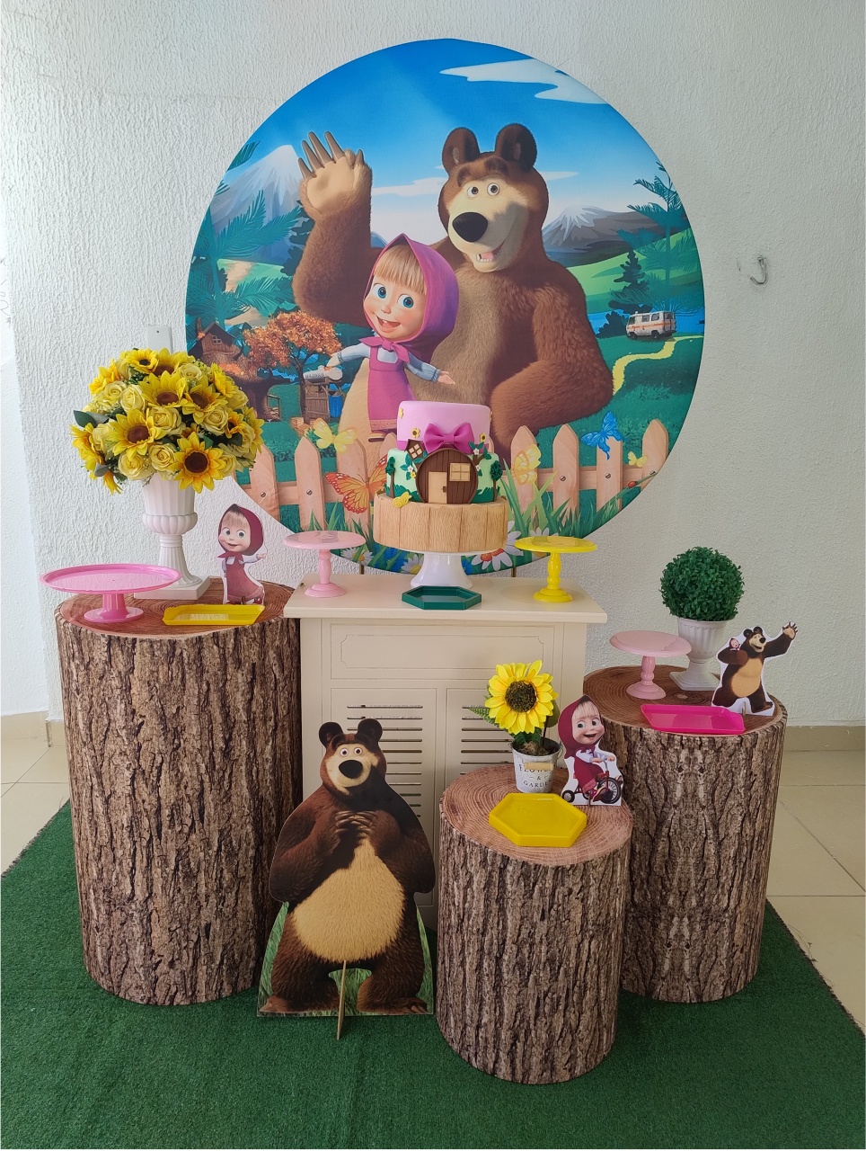 Kit Pegue E Monte Mesa Cômoda Bege Masha E O Urso Com Displays Versão Urso - Premium - Neide Locações pegue e Monte 
