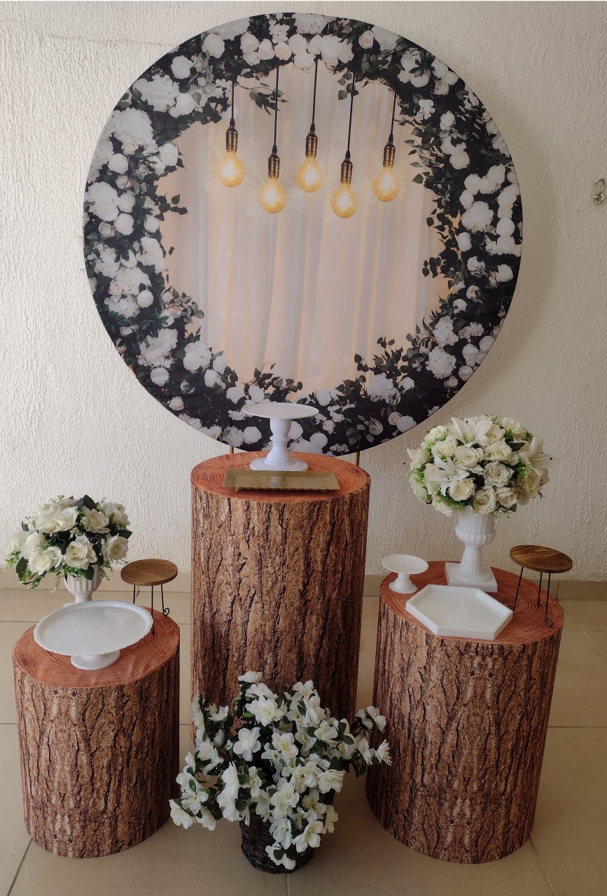 Kit Pegue E Monte Floral Romântico Branco Para Noivado Casamento Bodas Com Cesto de Chão E Cilindro Capa Tronco - Tradicional - Neide Locações pegue e Monte 
