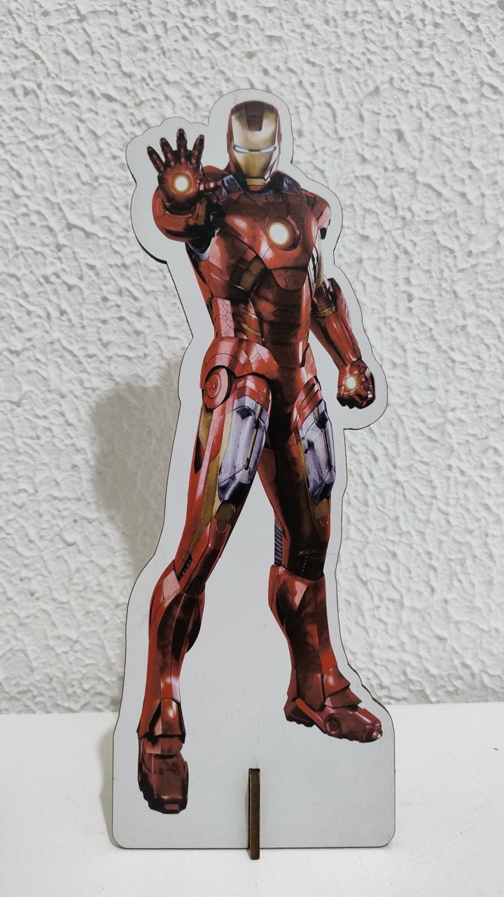 Displays de Mesa Os Vingadores  - Neide Locações pegue e Monte 