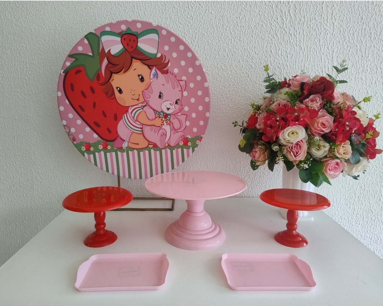 Mini Kit - Festa Na Mesa - Moranguinho - Neide Locações pegue e Monte 