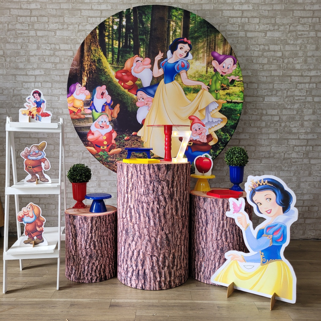 Alugue Tema Para Festa Decoração Branca de Neve Tecido ( Modelo 2 ) - Tallentos Decorações 