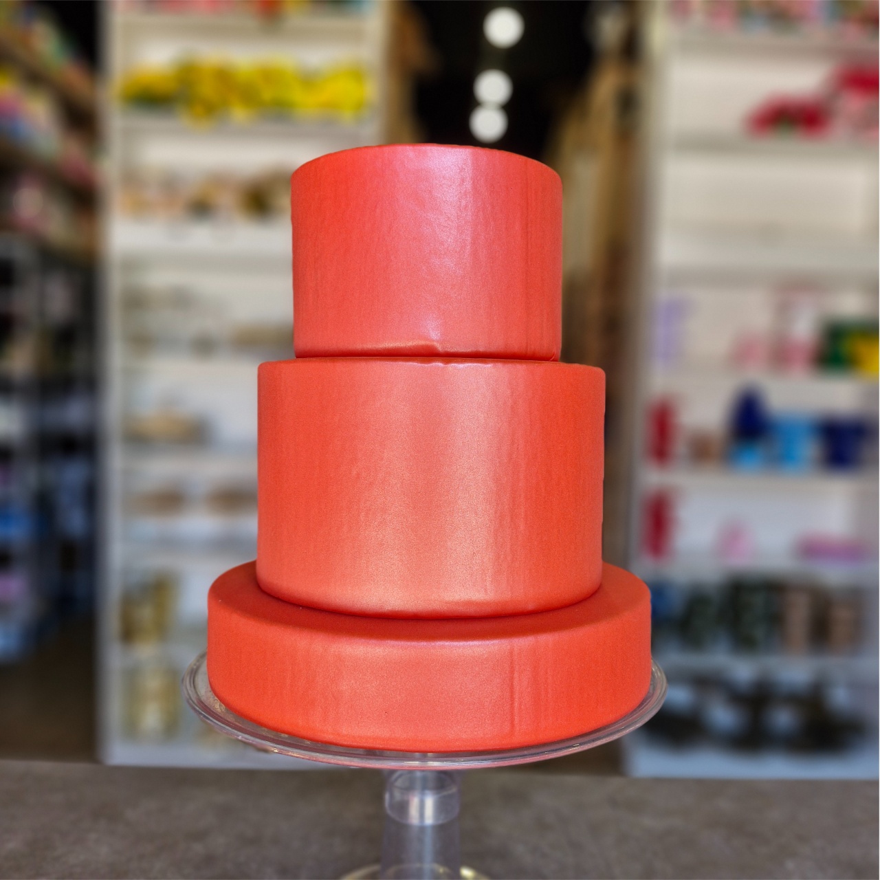 Alugue Bolo Fake Vermelho 3 Andares - Tallentos Decorações 