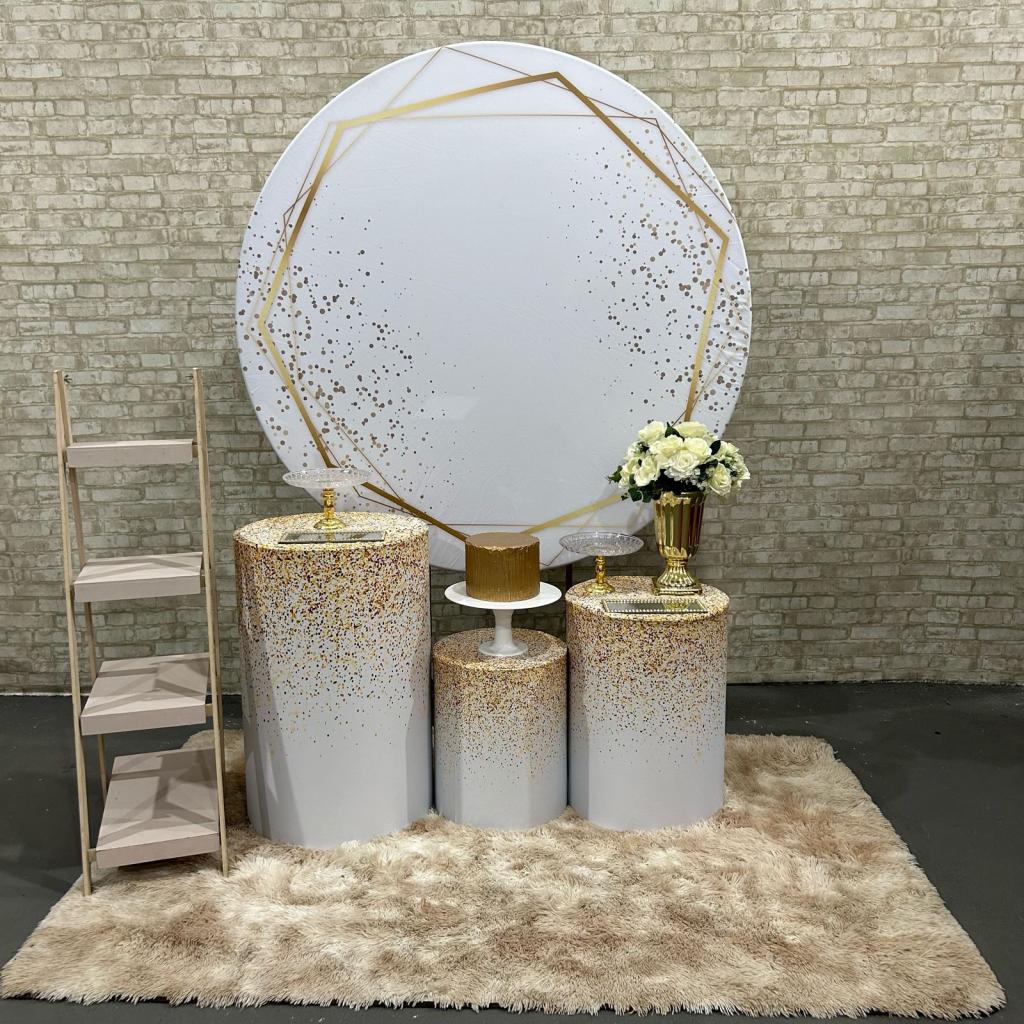 Alugue Tema Para Festa Decoração Geométrico Branco Com Dourado Tecido ( Modelo 2 ) - Tallentos Decorações 