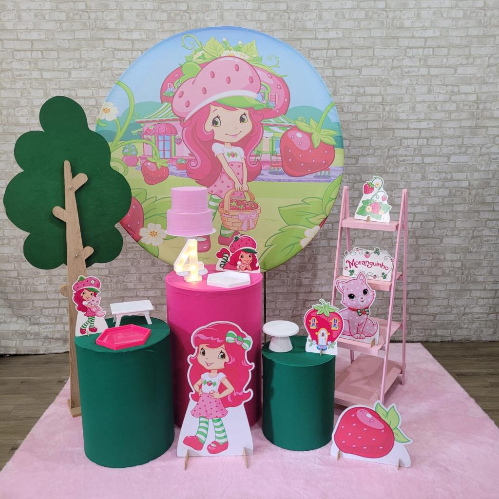 Alugue Tema Para Festa Decoração Moranguinho Tecido ( Modelo 3 ) - Tallentos Decorações 