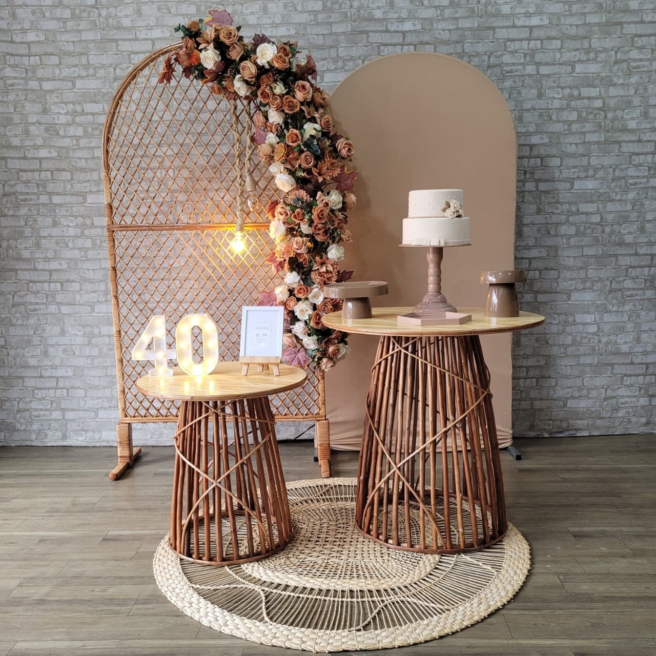 Alugue Tema Para Festa Decoração Happy Nude Tecido ( Modelo 7 ) - Tallentos Decorações 