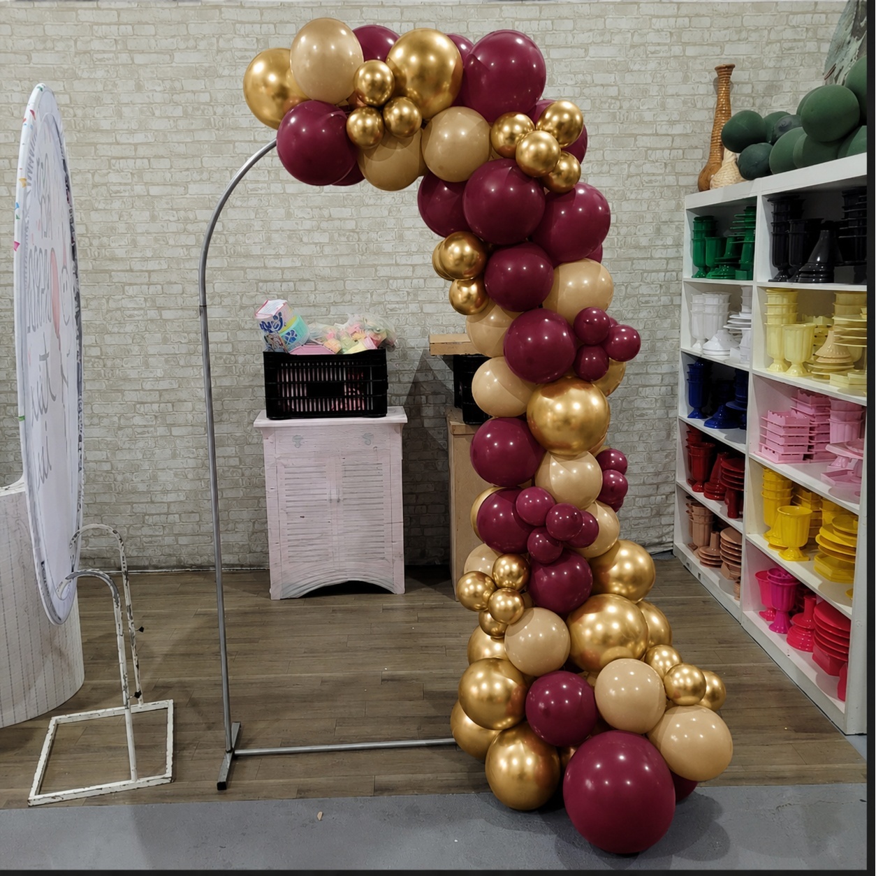 Compre Balão Para Festa Decoração 3 Metros Marsala Com Dourado ( Cores Metalizadas ) - Tallentos Decorações 