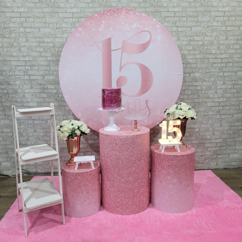 Alugue Tema Para Festa Decoração Rosa Tecido ( Modelo 2 ) - Tallentos Decorações 