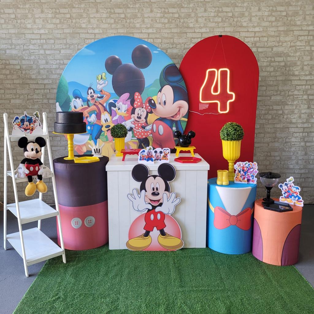 Alugue Tema Para Festa Decoração Mickey E Sua Turma Tecido ( Modelo 3 ) - Tallentos Decorações 
