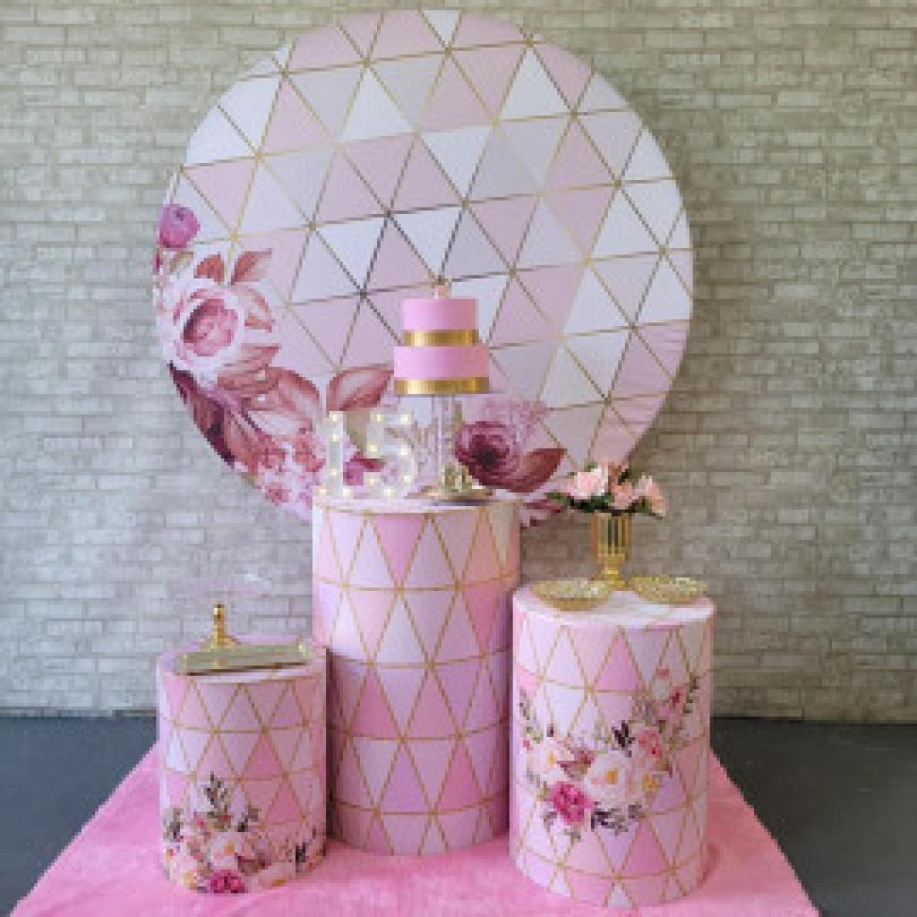 Alugue Tema Para Festa Decoração Flores Rosa Tecido ( Modelo 2 ) - Tallentos Decorações 