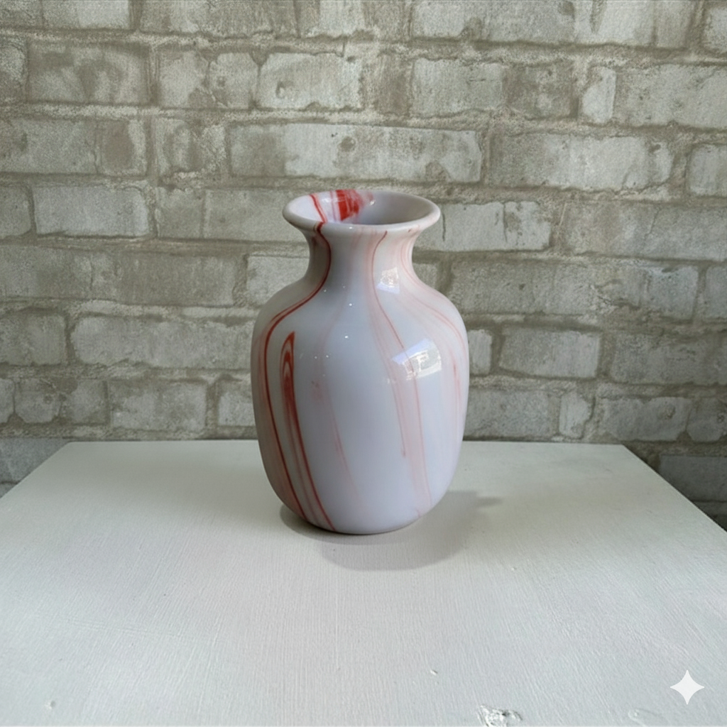 Alugue Mini Vaso de Porcelana Branco Com Detalhe Vermelho - Tallentos Decorações 