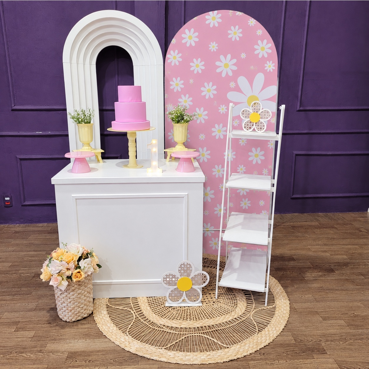 Alugue Tema Para Festa Decoração Margarida Tecido ( Modelo 4) - Tallentos Decorações 