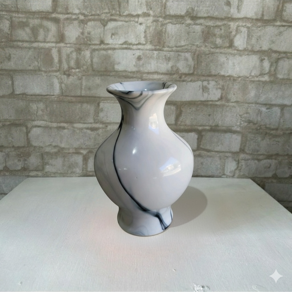 Alugue Vaso de Porcelana Branco Com Detalhe Verde P - Tallentos Decorações 