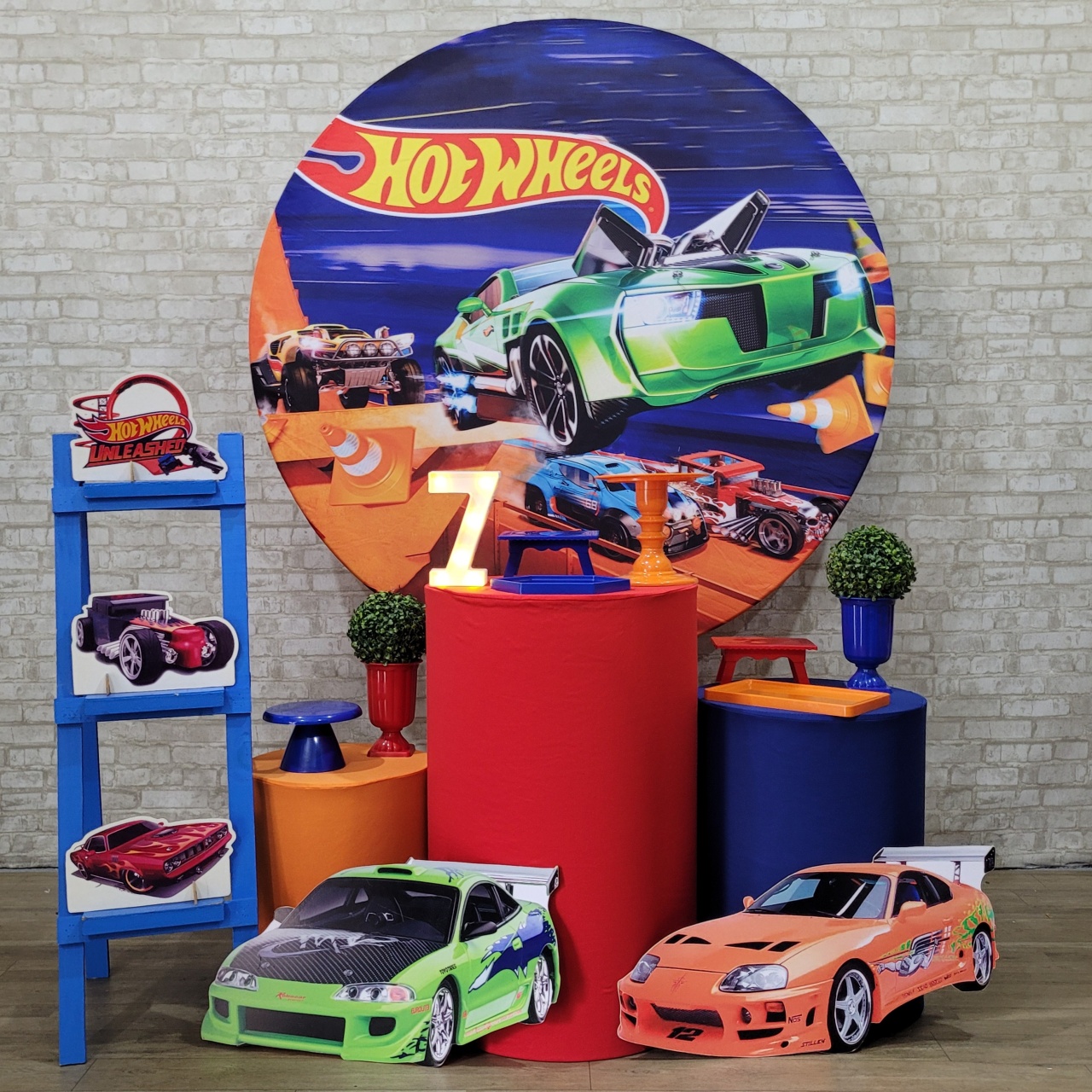 Alugue Tema Para Festa Decoração Hot Wheels Tecido ( Modelo 5 ) - Tallentos Decorações 