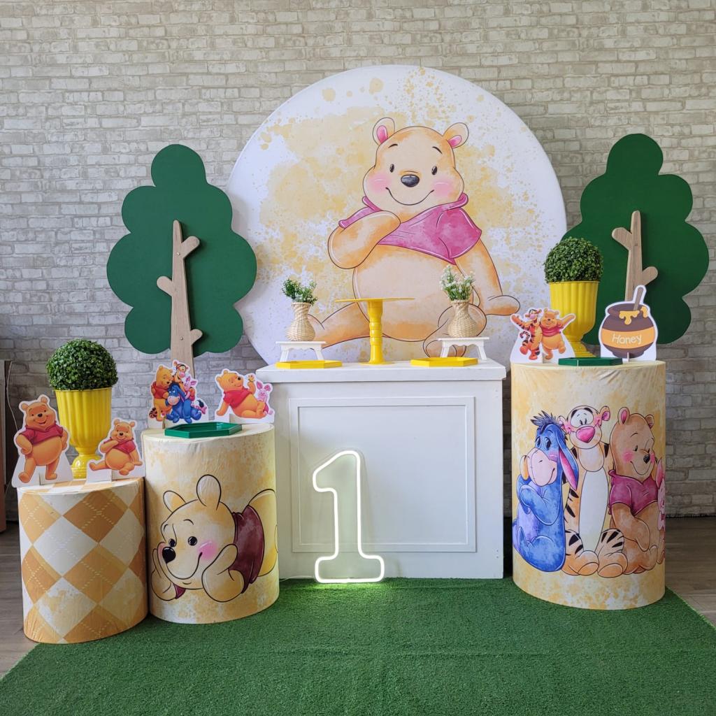 Alugue Tema Para Festa Decoração Ursinho Pooh Tecido ( Modelo 3 ) - Tallentos Decorações 