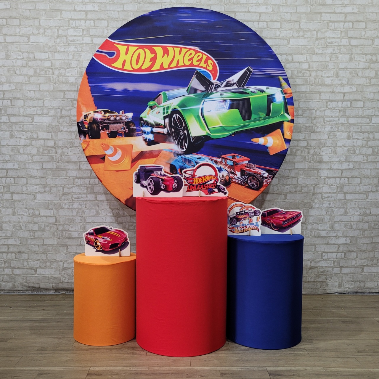 Alugue Tema Para Festa Decoração Hot Wheels Tecido ( Modelo 4 ) - Tallentos Decorações 