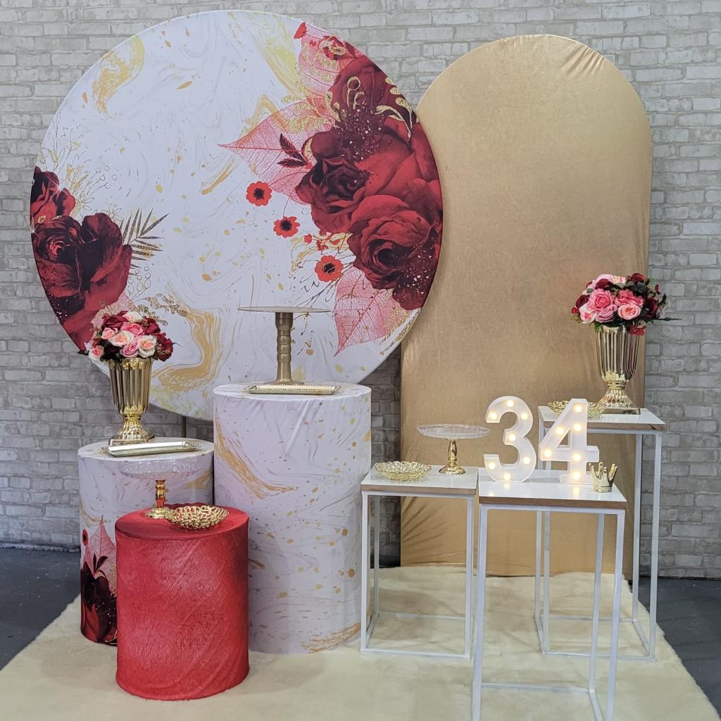Alugue Tema Para Festa Decoração Flores Vermelha Tecido ( Modelo 3 ) - Tallentos Decorações 