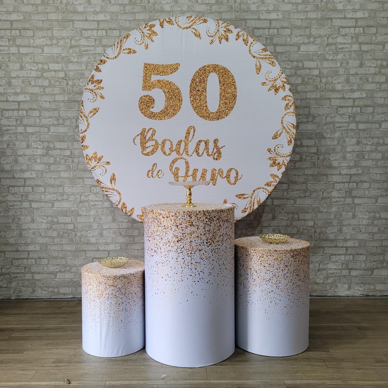 Alugue Tema Para Festa Decoração Geométrico Bodas de Ouro Tecido ( Modelo 1 ) - Tallentos Decorações 