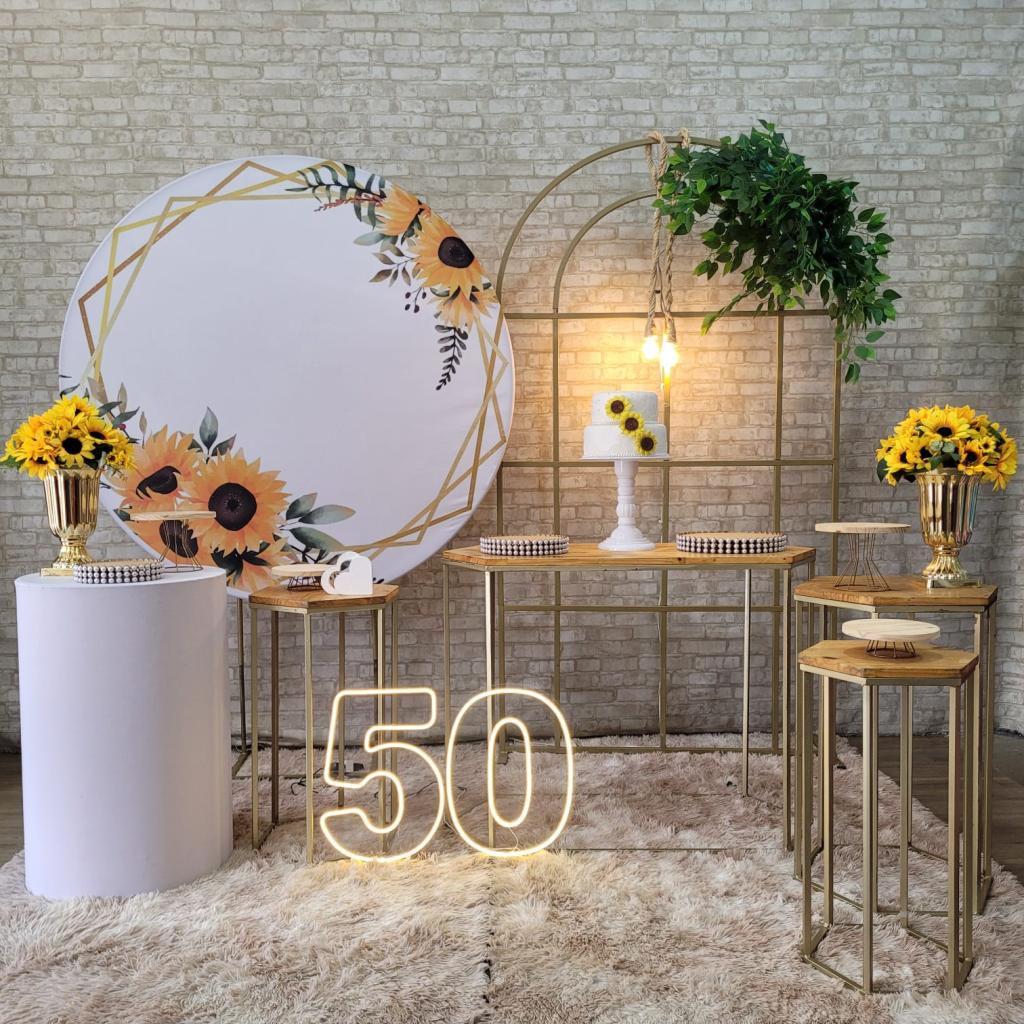 Alugue Tema Para Festa Decoração Girassol Tecido ( Modelo 4 ) - Tallentos Decorações 