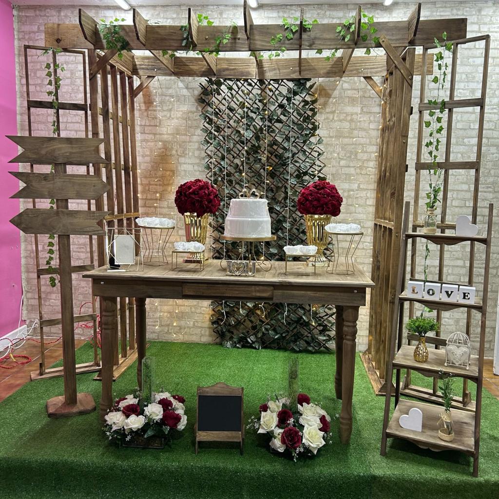 Alugue Uma Decoração Para Casamento Ou Noivado Pergolado ( Modelo 4 ) - Tallentos Decorações 