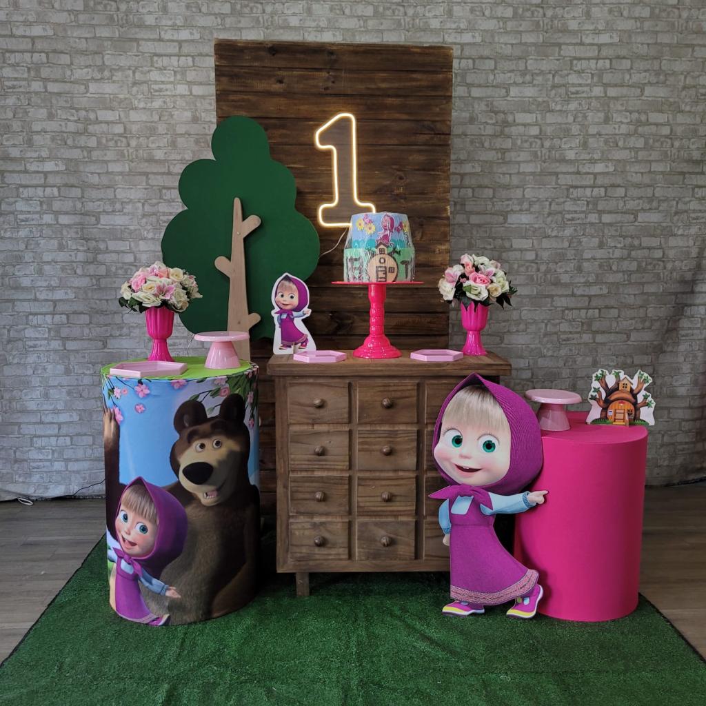 Alugue Tema Para Festa Decoração Masha E O Urso Tecido ( Modelo 4 ) - Tallentos Decorações 