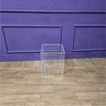 Alugue Mesa Cubo de Acrílico Pequena - imagem 2