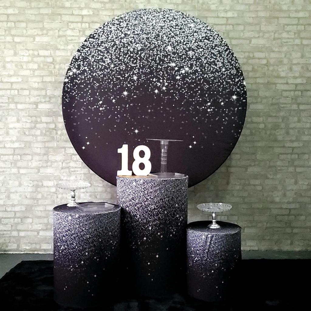 Alugue Tema Para Festa Decoração Glitter Prata Tecido ( Modelo 2 ) - Tallentos Decorações 