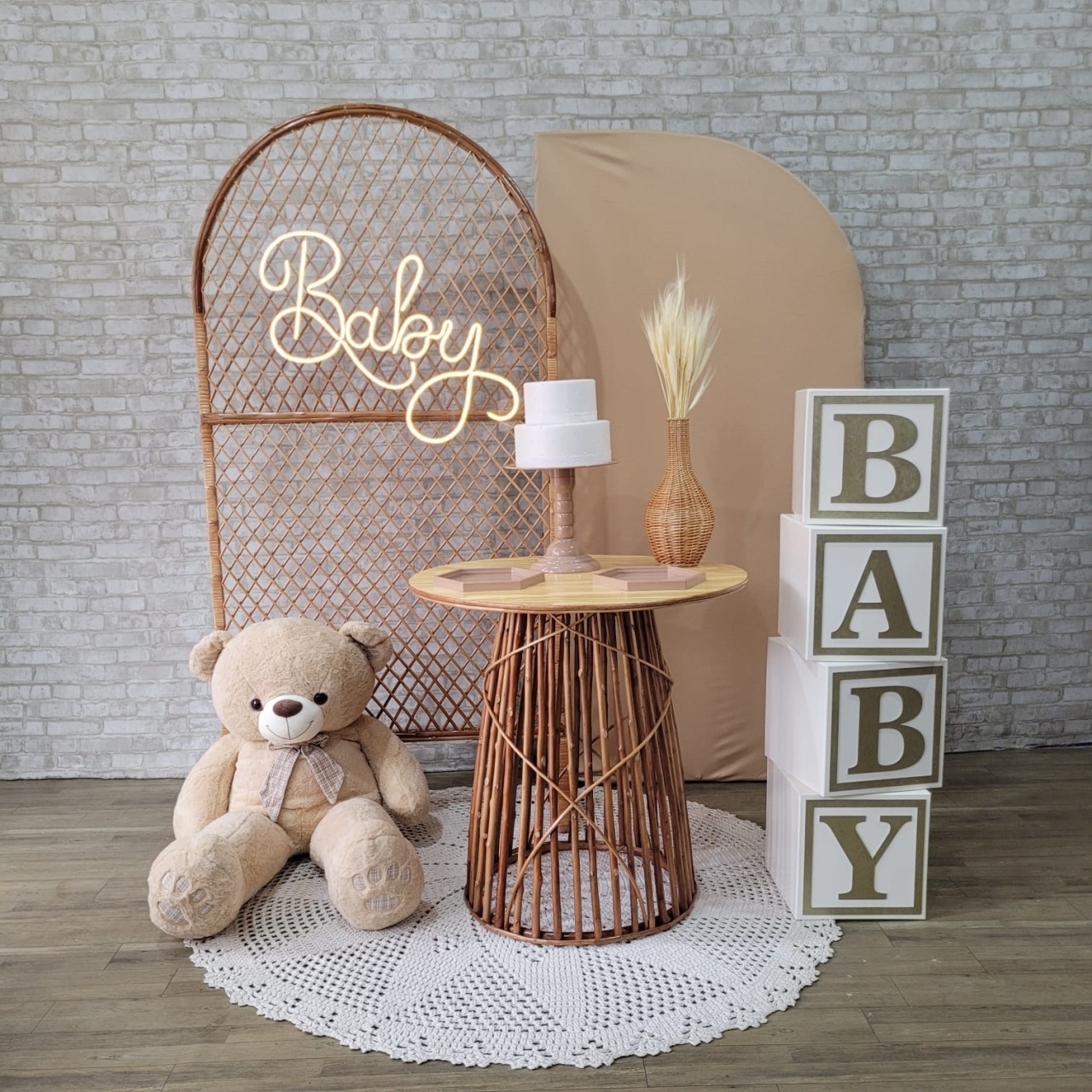 Alugue Tema Para Festa Decoração Chá Revelação Nude Ursinho Tecido (Modelo 07) - Tallentos Decorações 