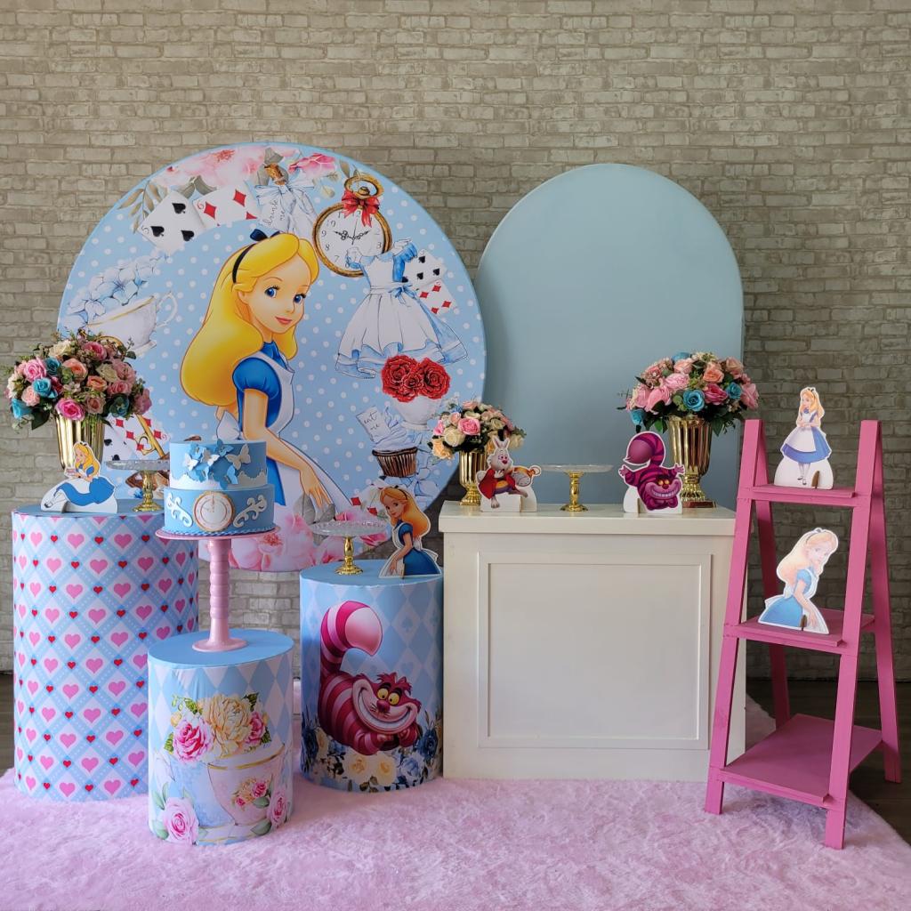 Alugue Tema Para Festa Decoração Alice No País das Maravilhas Tecido ( Modelo 4 ) - Tallentos Decorações 