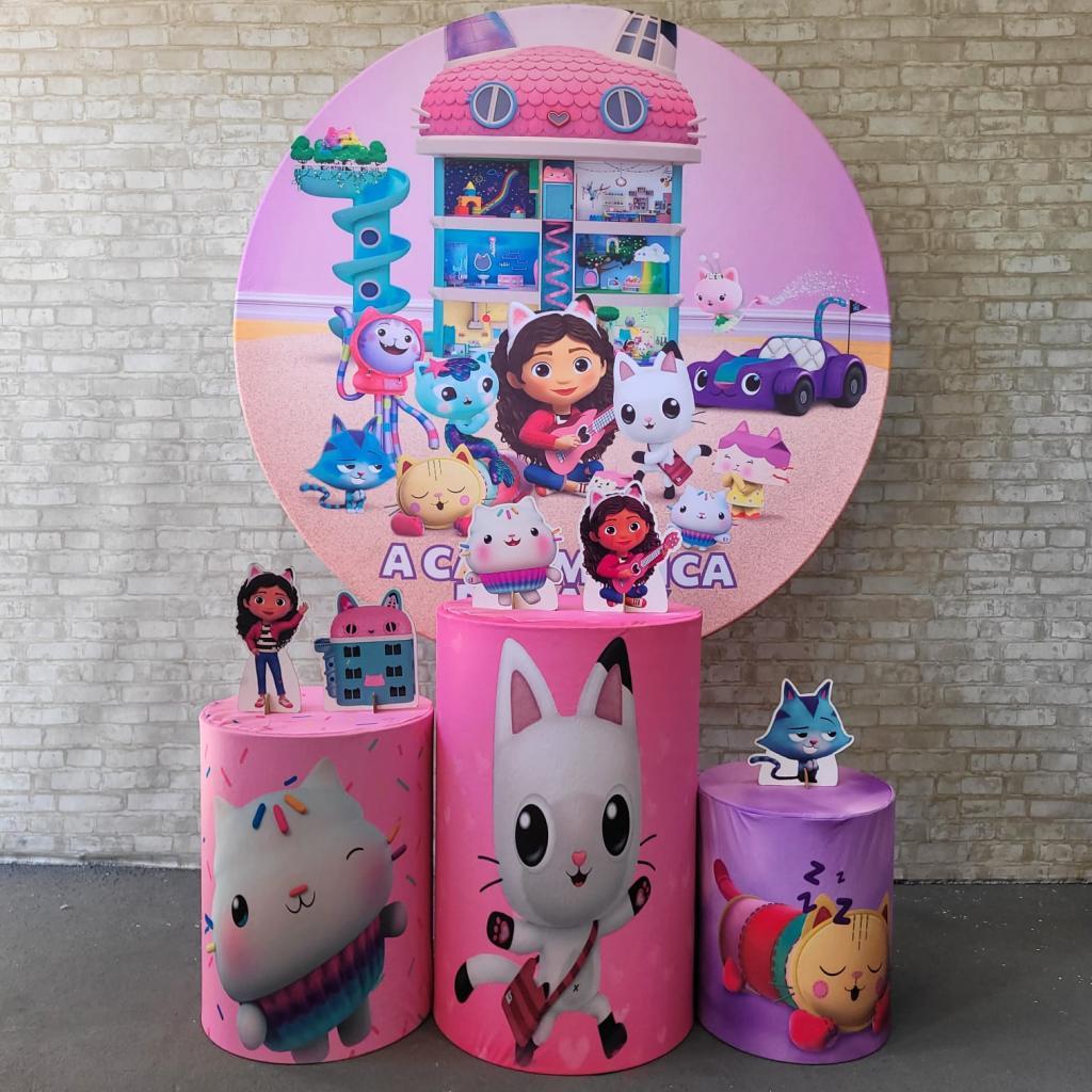 Alugue Tema Para Festa Decoração A Casa Mágica da Gabby Tecido ( Modelo 1 ) - Tallentos Decorações 