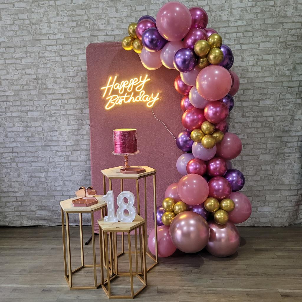 Alugue Tema Para Festa Decoração Happy Rose Tecido ( Modelo 2 ) Acompanha Balão - Tallentos Decorações 