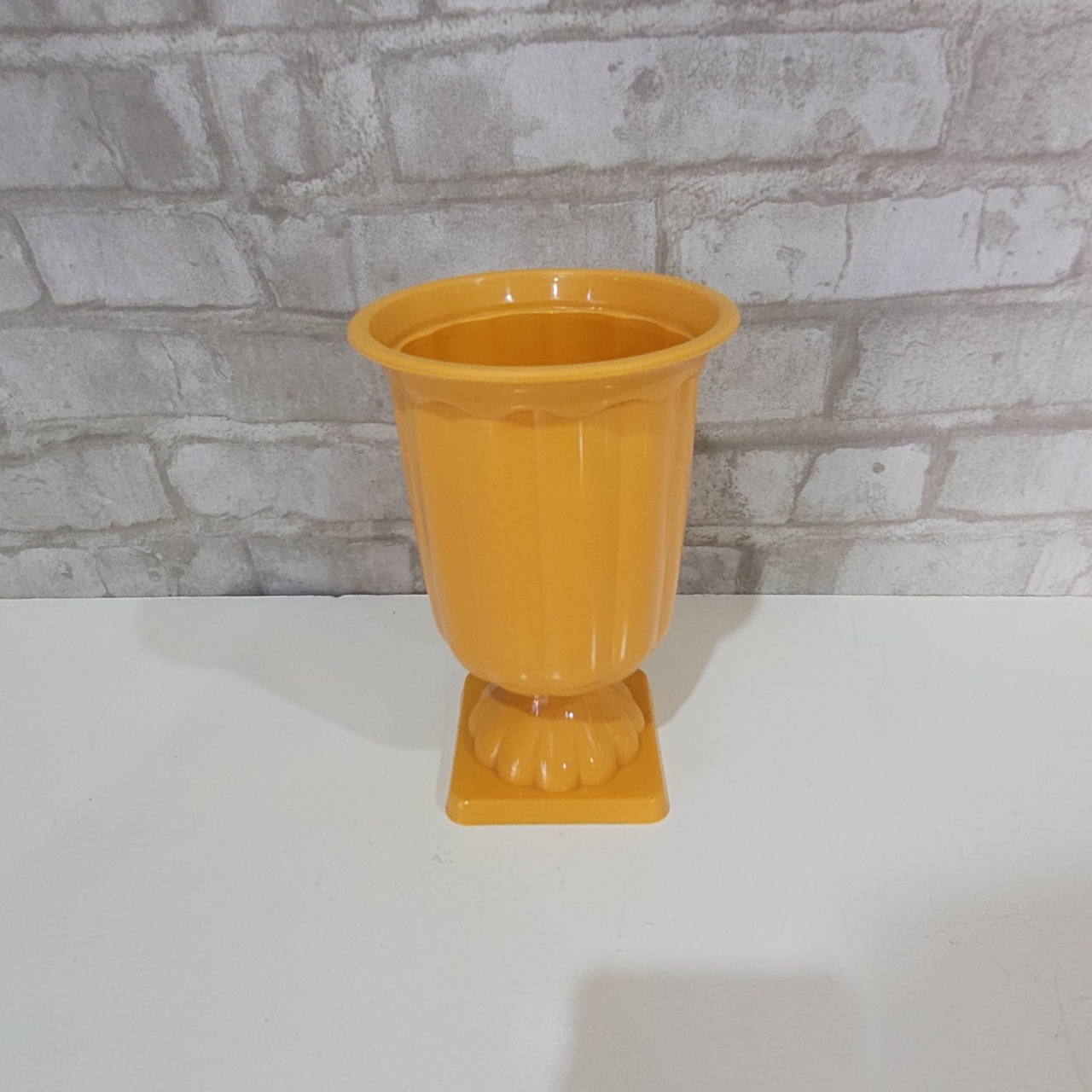 Alugue Vaso Grego Mostarda P - Tallentos Decorações 